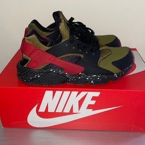 Custom Nike Hurrache